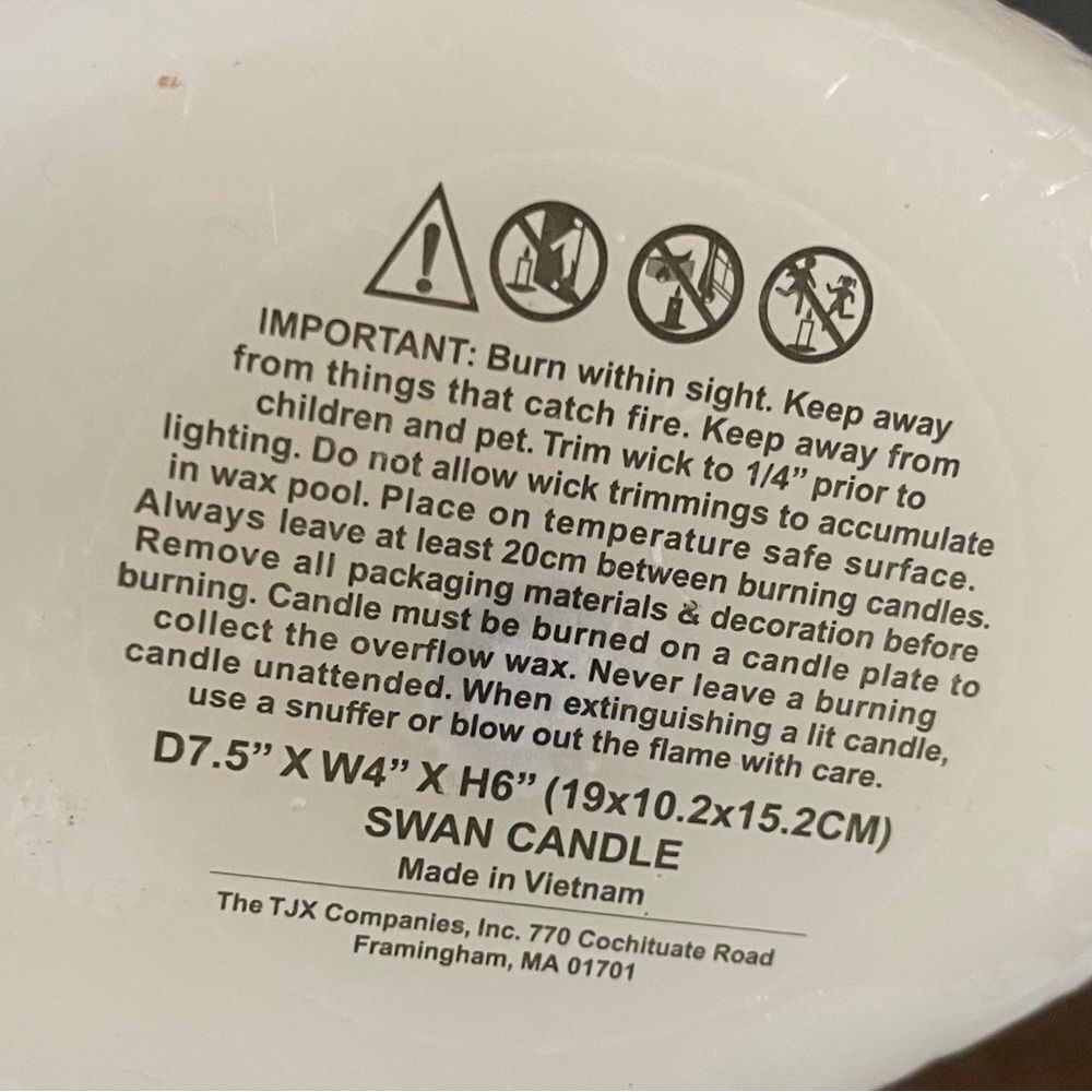 Large Swan Candle never been burned - Picture 7 of 7